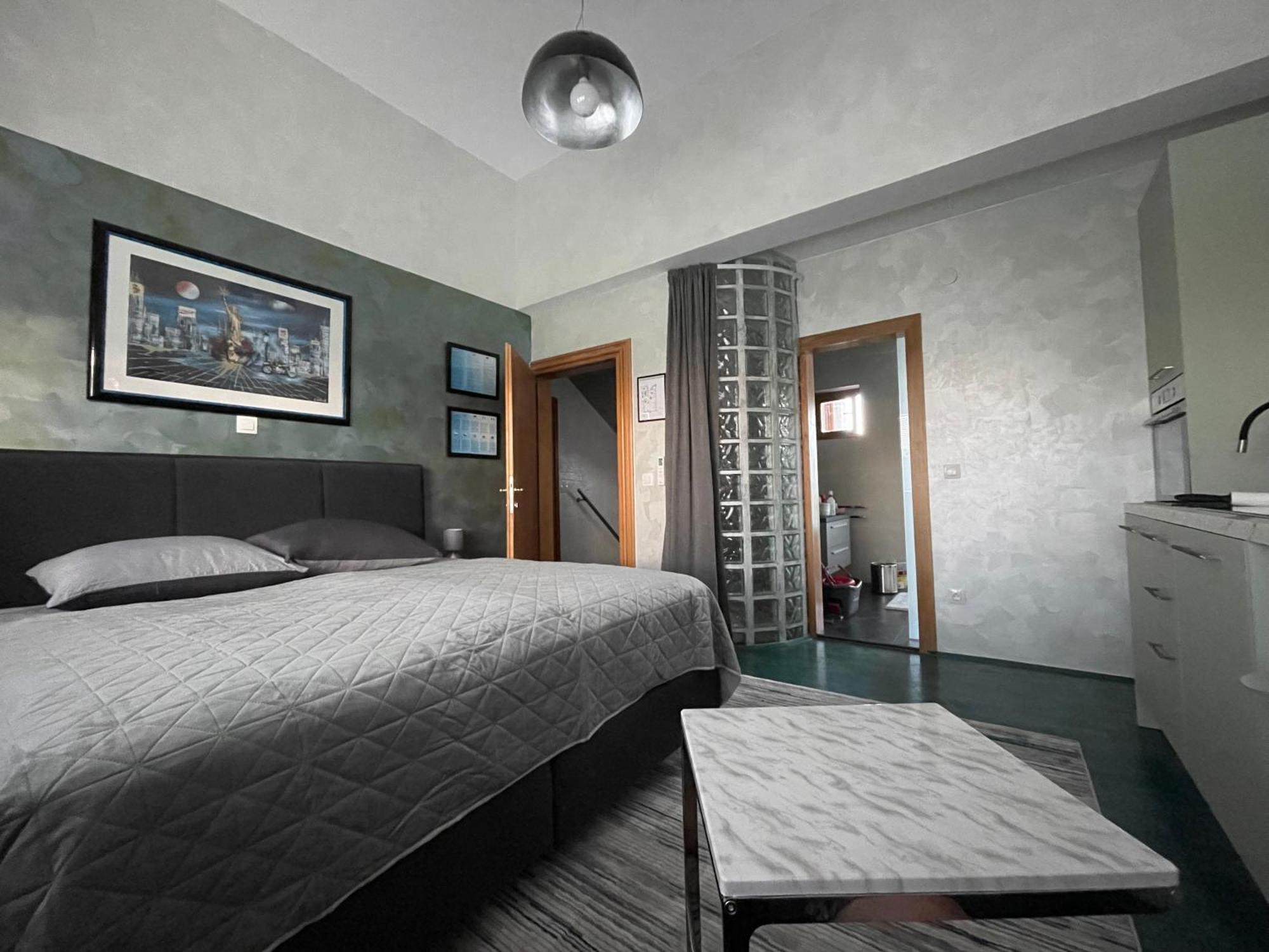 Tona - Miran Apartman - Parking - Samostalna Prijava Карловаць Екстер'єр фото
